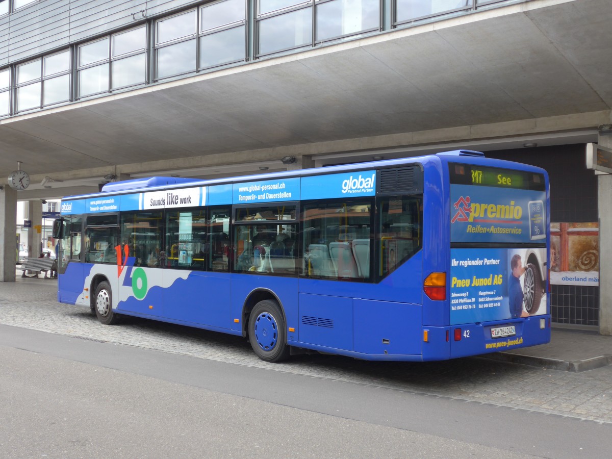 (157'763) - VZO Gr�ningen - Nr. 42/ZH 264'242 - Mercedes am 14. Dezember 2014 beim Bahnhof Uster