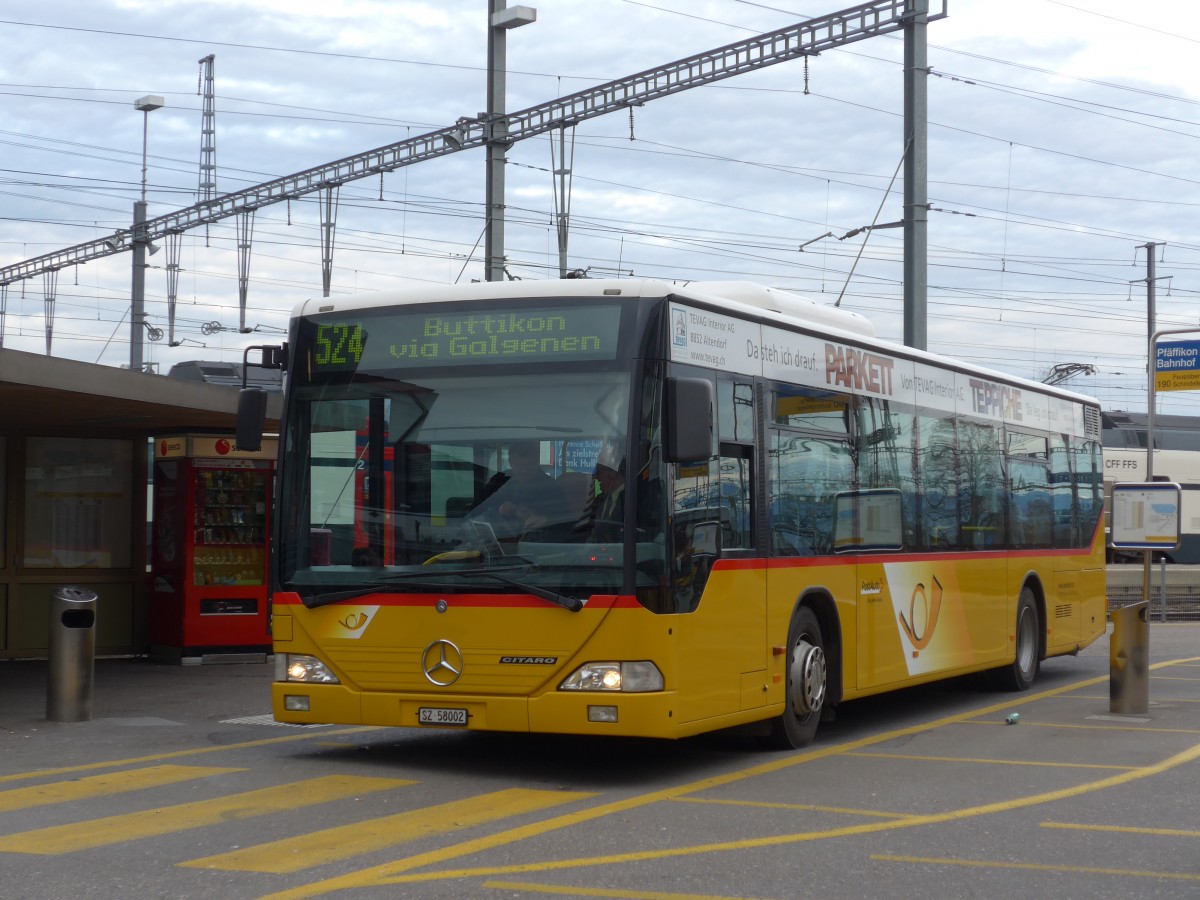 (157'779) - Kistler, Reichenburg - SZ 58'002 - Mercedes am 14. Dezember 2014 beim Bahnhof Pf�ffikon