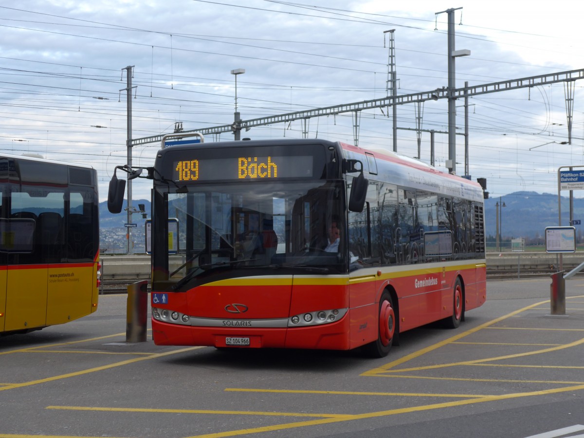 (157'781) - Landolt, Pf�ffikon - SZ 104'966 - Solaris am 14. Dezember 2014 beim Bahnhof Pf�ffikon