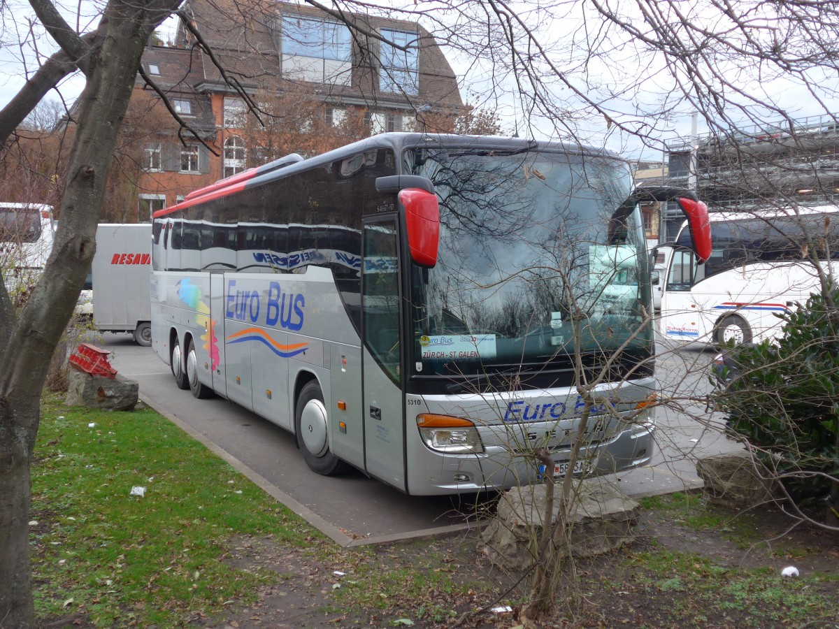 (157'796) - Aus Mazedonien: Euro Bus, Struga - Nr. 5310/SU 5853-AB - Setra am 14. Dezember 2014 in Z�rich, Sihlquai