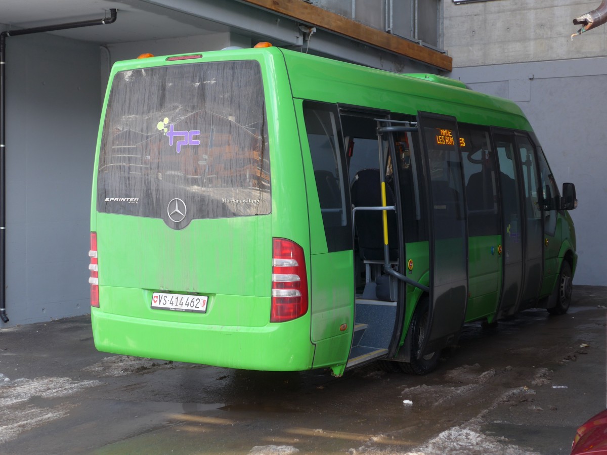 (158'123) - TPC Aigle - Nr. 11/VS 414'462 - Mercedes am 2. Januar 2015 beim Bahnhof Champ�ry