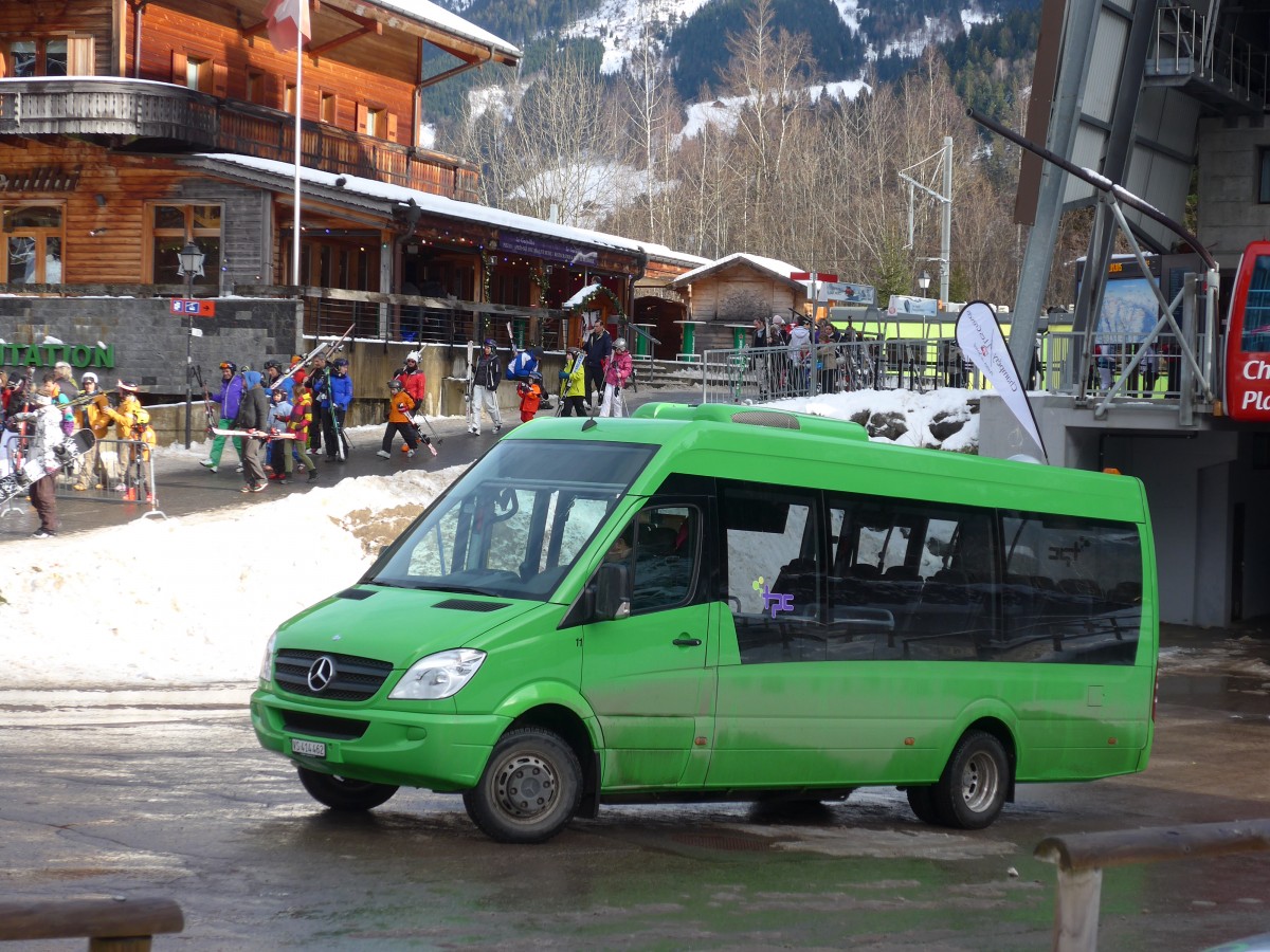 (158'125) - TPC Aigle - Nr. 11/VS 414'462 - Mercedes am 2. Januar 2015 beim Bahnhof Champ�ry