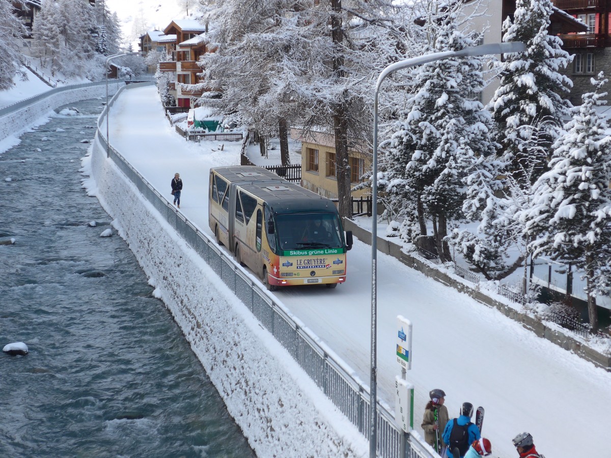 (158'407) - OBZ Zermatt - Nr. 6/VS 322'707 - Vetter (ex Sturm, D-Daaden; ex Dekra-Akademie, D-Stuttgart) am 18. Januar 2015 in Zermatt, Kirch-Br�cke