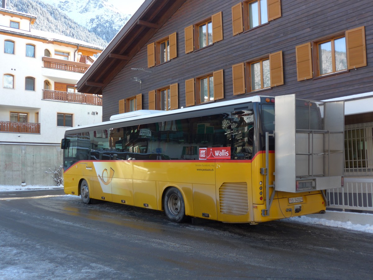 (158'426) - Zerzuben, Visp-Eyholz - Nr. 61/VS 34'202 - Irisbus am 18. Januar 2015 in Gr�chen, Post