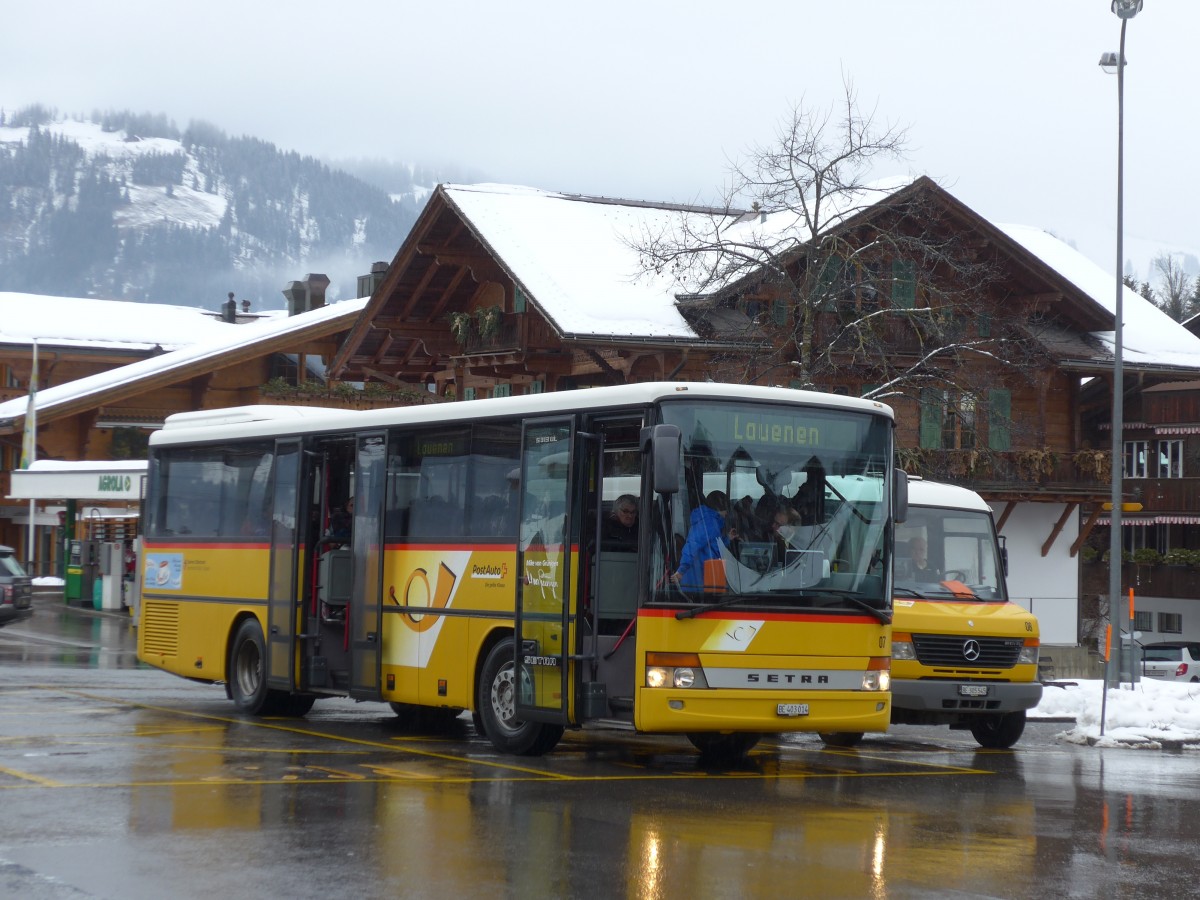 (158'873) - K�bli, Gstaad - Nr. 7/BE 403'014 - Setra am 23. Februar 2015 beim Bahnhof Gstaad