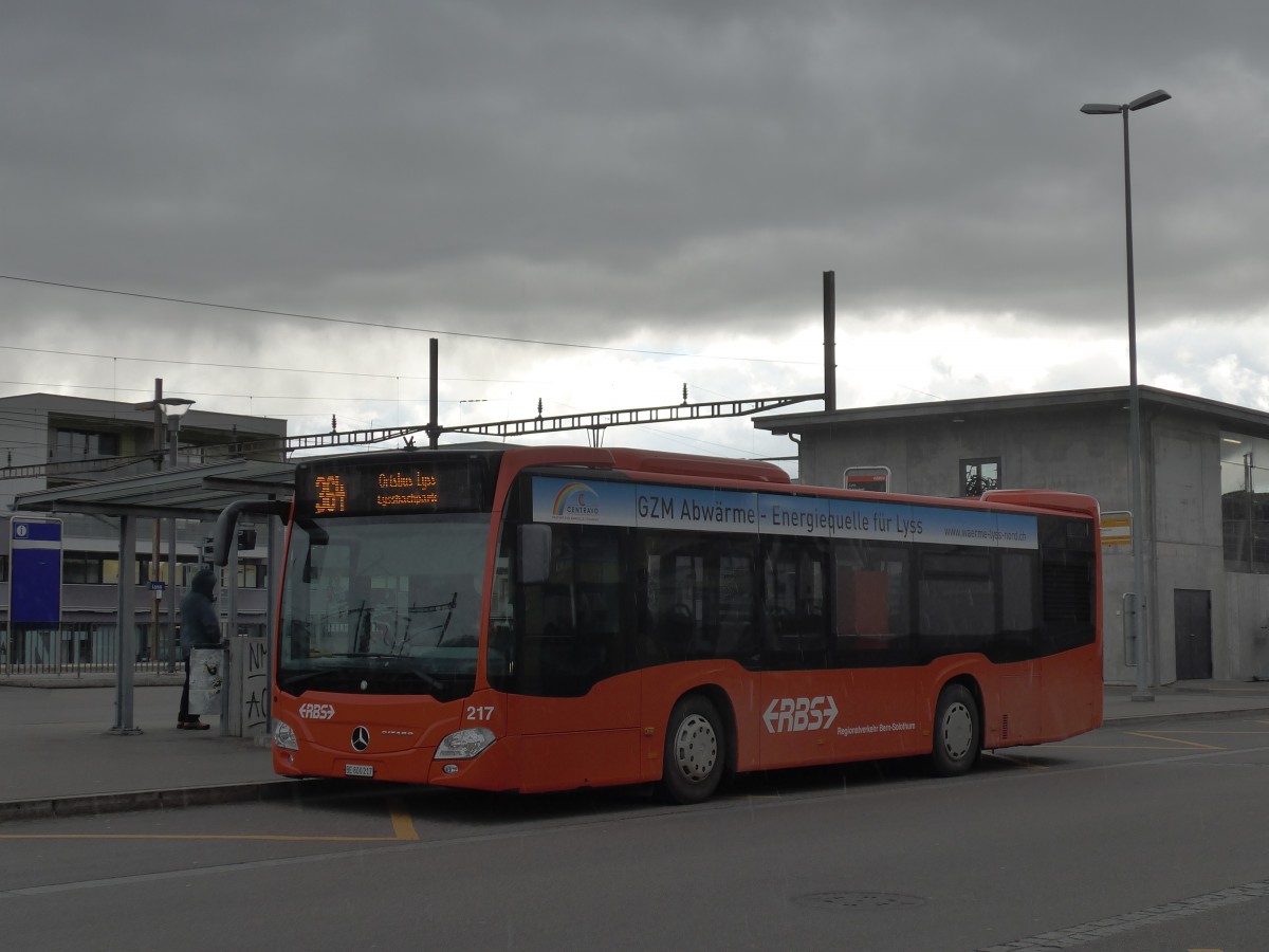 (158'945) - RBS Worblaufen - Nr. 217/BE 800'217 - Mercedes am 2. M�rz 2015 beim Bahnhof Lyss