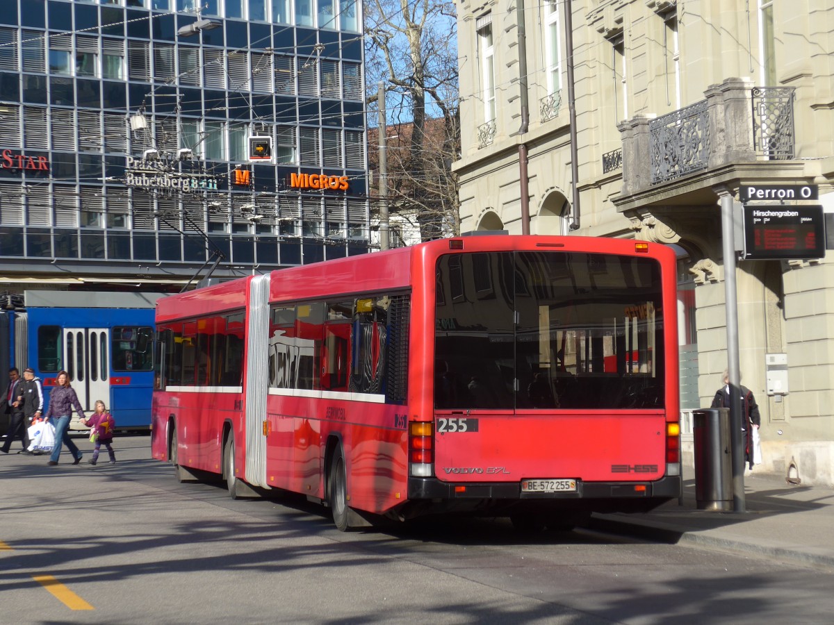 (159'040) - Bernmobil, Bern - Nr. 255/BE 572'255 - Volvo/Hess am 9. M�rz 2015 in Bern, Hirschengraben