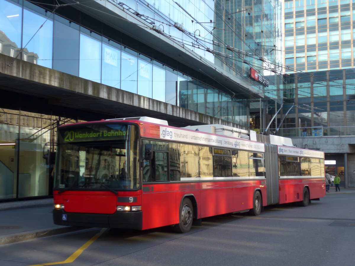 (159'053) - Bernmobil, Bern - Nr. 9 - NAW/Hess Gelenktrolleybus am 9. M�rz 2015 beim Bahnhof Bern