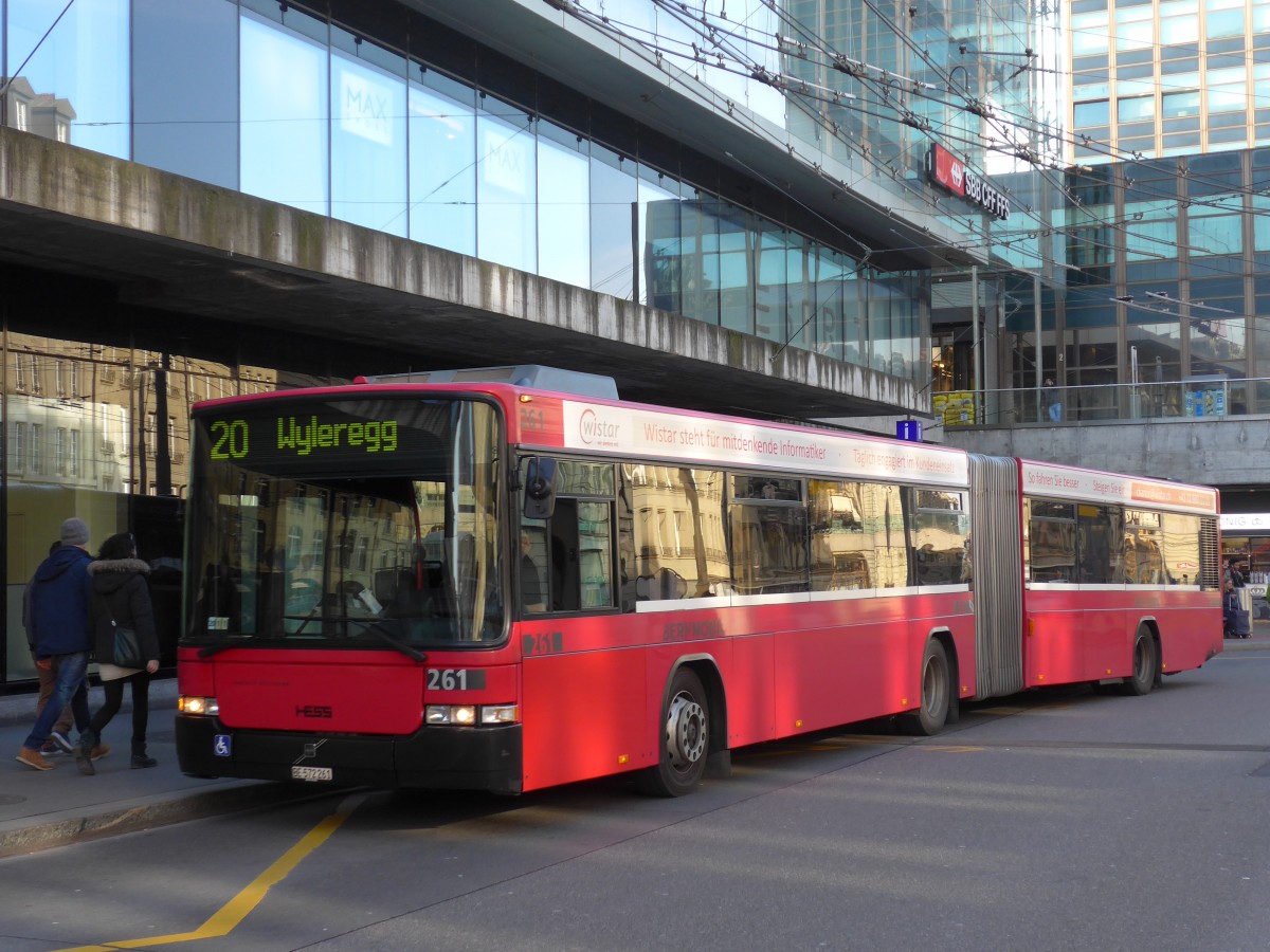 (159'054) - Bernmobil, Bern - Nr. 261/BE 572'261 - Volvo/Hess am 9. M�rz 2015 beim Bahnhof Bern