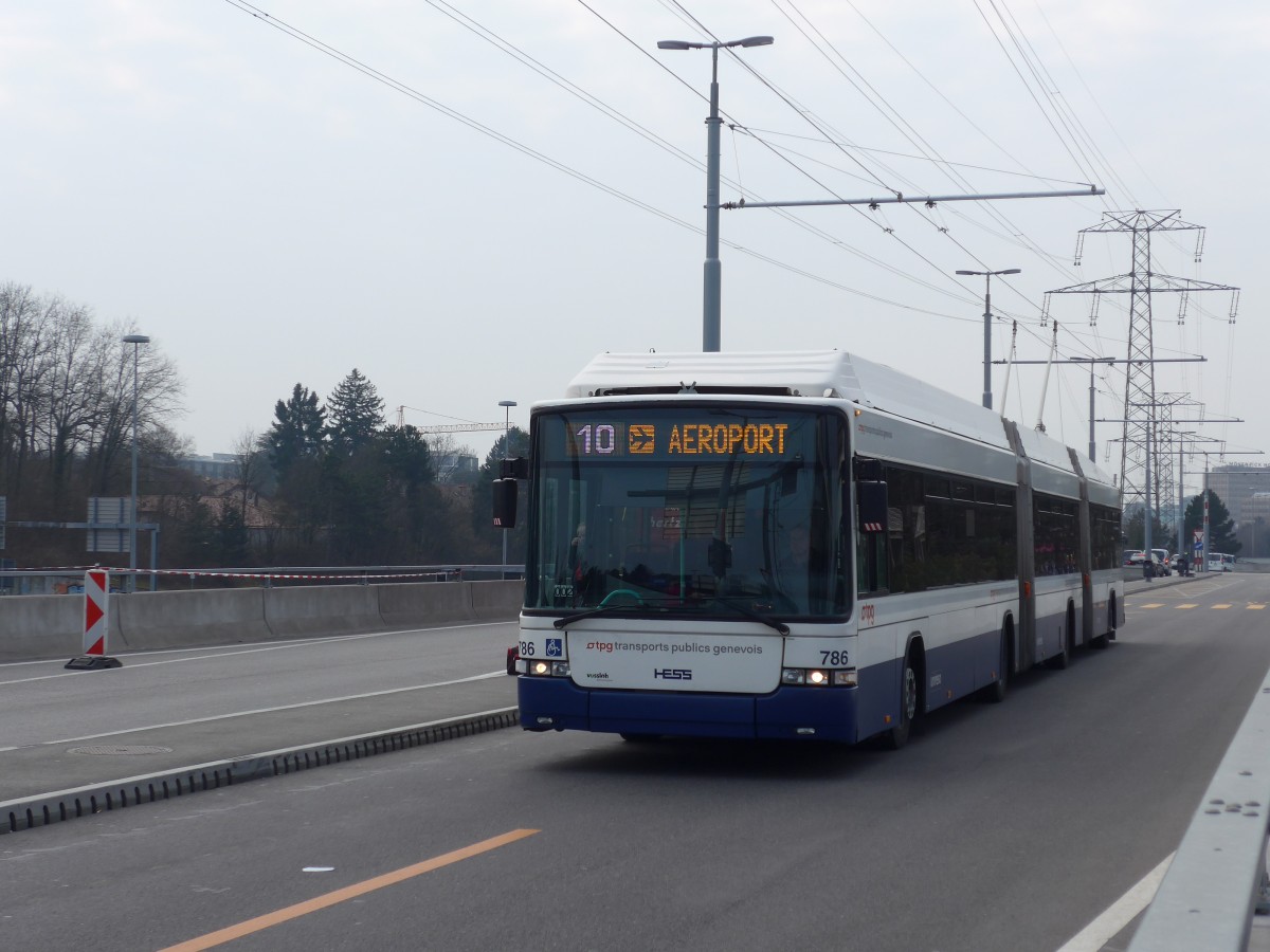 (159'109) - TPG Gen�ve - Nr. 786 - Hess/Hess Doppelgelenktrolleybus am 14. M�rz 2015 in Gen�ve, A�roport