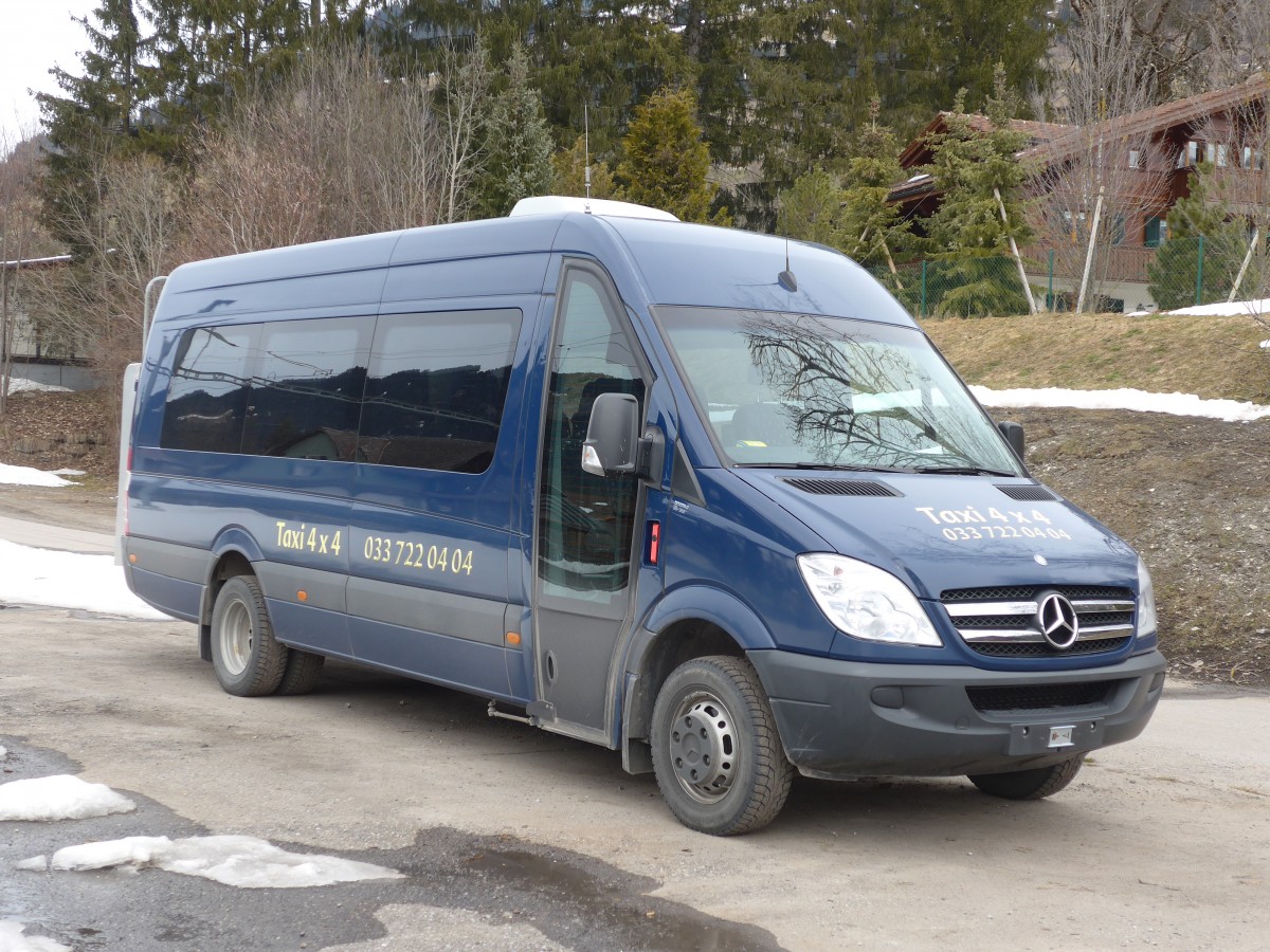 (159'199) - Ueltschi, Zweisimmen - Mercedes am 16. M�rz 2015 beim Bahnhof Lenk