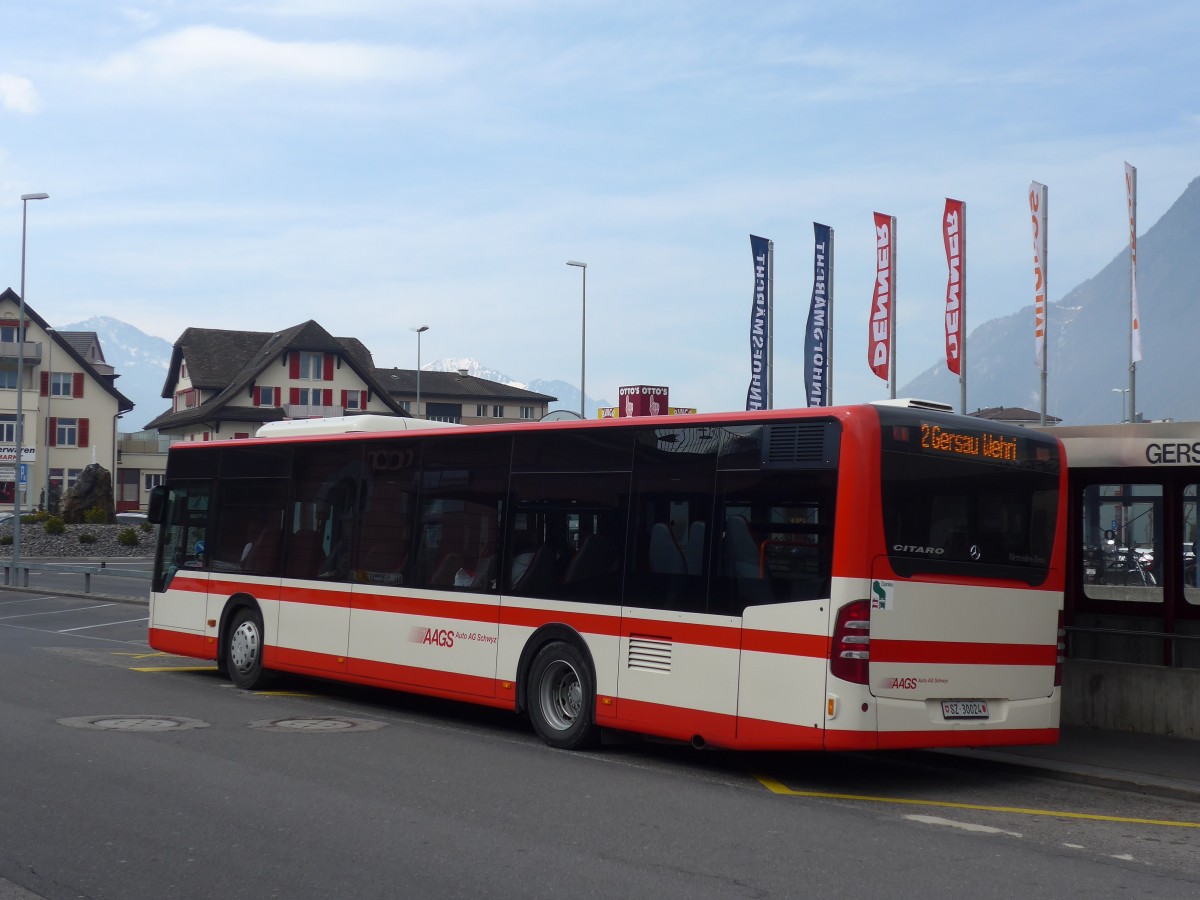(159'214) - AAGS Schwyz - Nr. 24/SZ 30'024 - Mercedes am 17. M�rz 2015 beim Bahnhof Brunnen