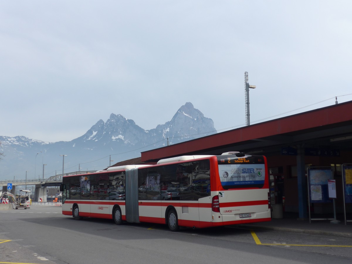 (159'223) - AAGS Schwyz - Nr. 40/SZ 57'340 - Mercedes am 17. M�rz 2015 beim Bahnhof Brunnen