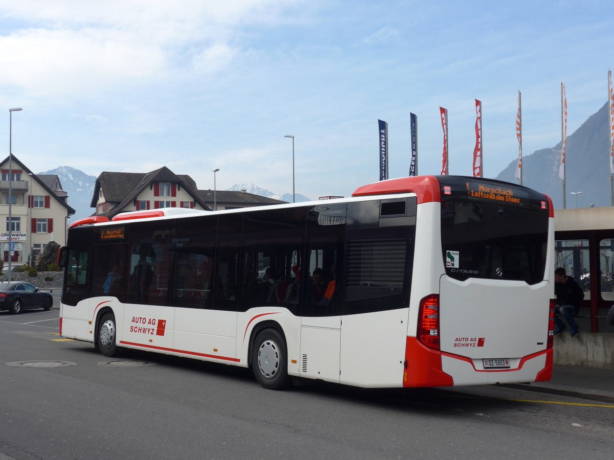 (159'226) - AAGS Schwyz - Nr. 3/SZ 5003 - Mercedes am 17. M�rz 2015 beim Bahnhof Brunnen