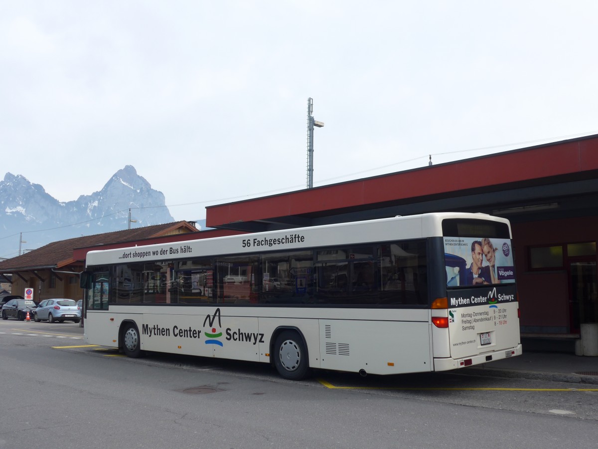 (159'241) - AAGS Schwyz - Nr. 20/SZ 10'120 - Mercedes/Hess am 17. M�rz 2015 beim Bahnhof Brunnen
