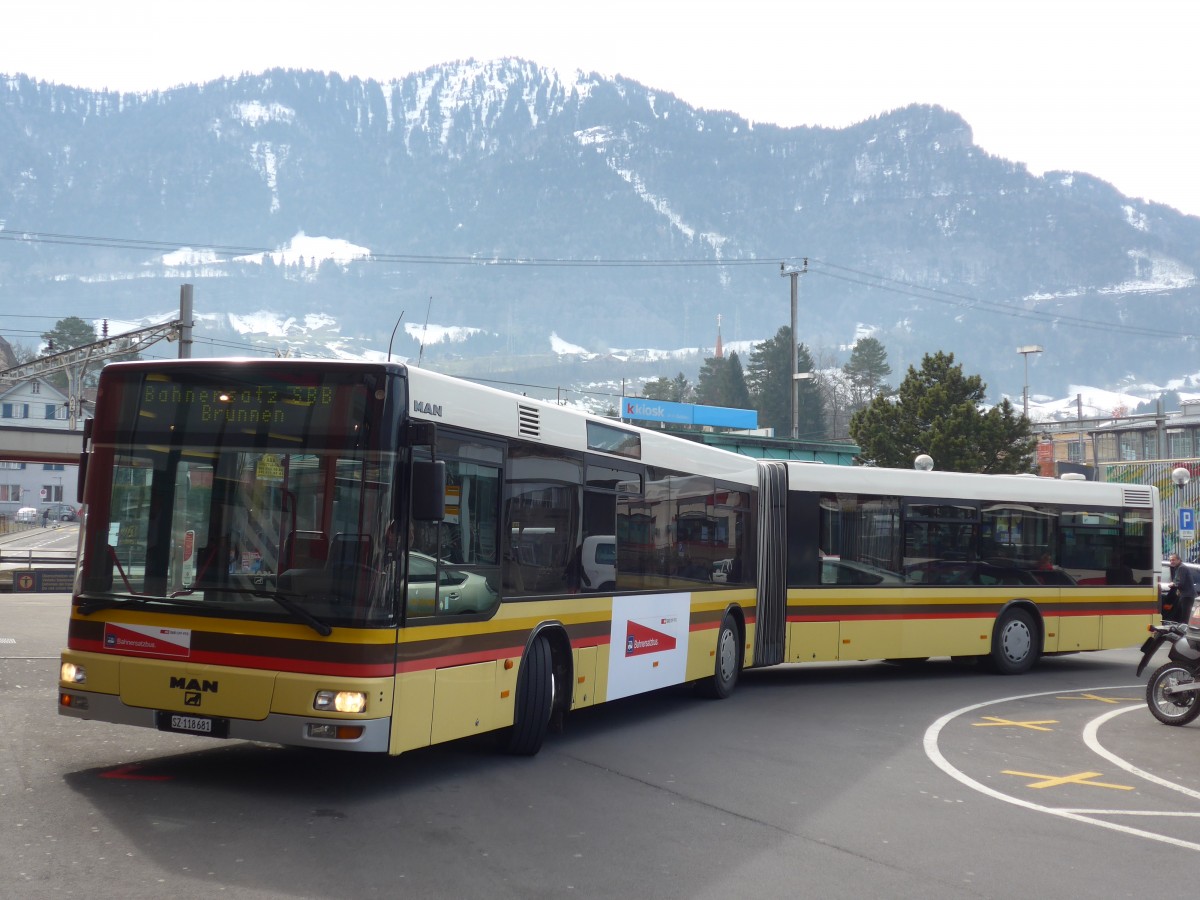 (159'254) - AAGS Schwyz - Nr. 81/SZ 118'681 - MAN (ex STI Thun Nr. 90) am 17. M�rz 2015 beim Bahnhof Arth-Goldau