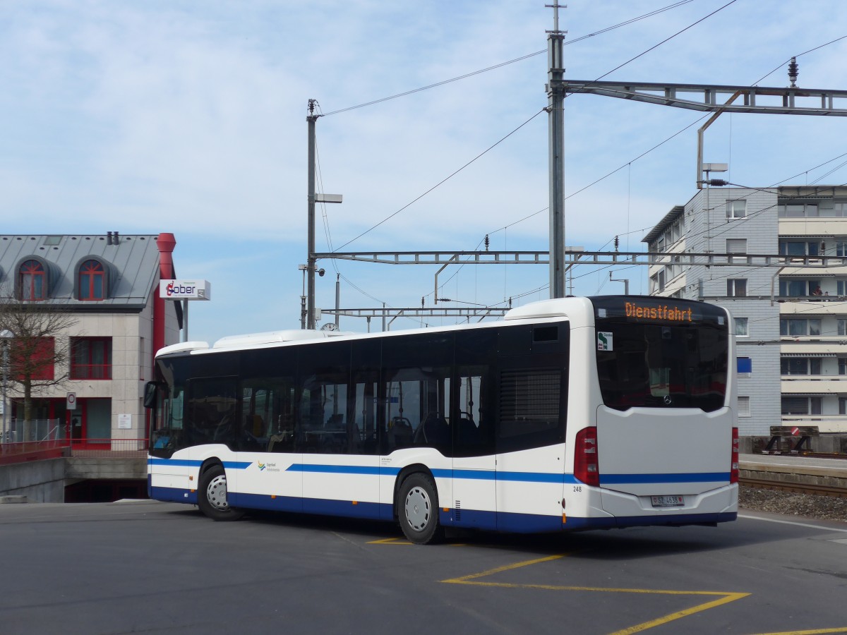 (159'264) - Auf der Maur, Steinen - Nr. 248/SZ 4638 - Mercedes am 17. M�rz 2015 beim Bahnhof Arth-Goldau