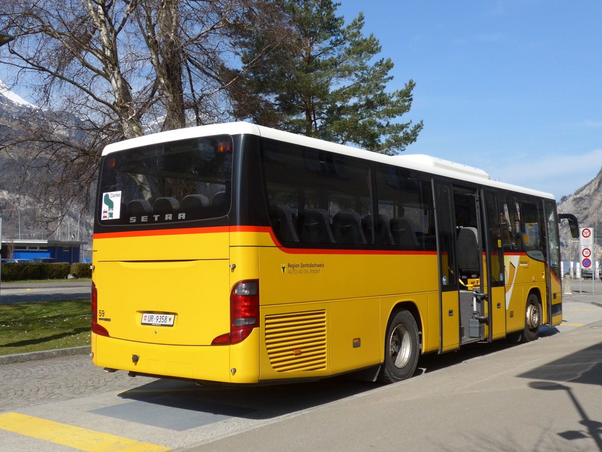 (159'312) - AAGU Altdorf - Nr. 59/UR 9358 - Setra am 18. M�rz 2015 beim Bahnhof Fl�elen