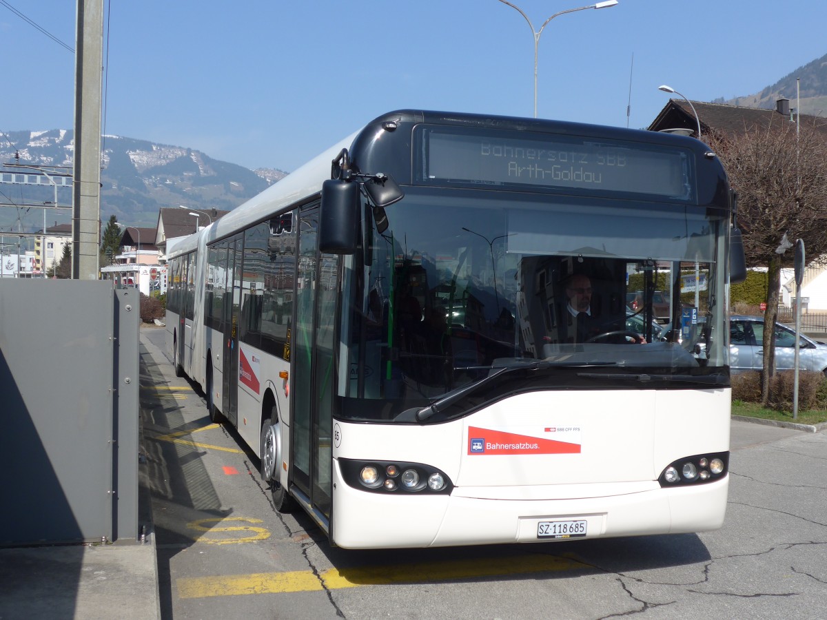 (159'325) - AAGS Schwyz - Nr. 85/SZ 118'685 - Solaris (ex VR La Chaux-de-Fonds Nr. 261) am 18. M�rz 2015 beim Bahnhof Schwyz