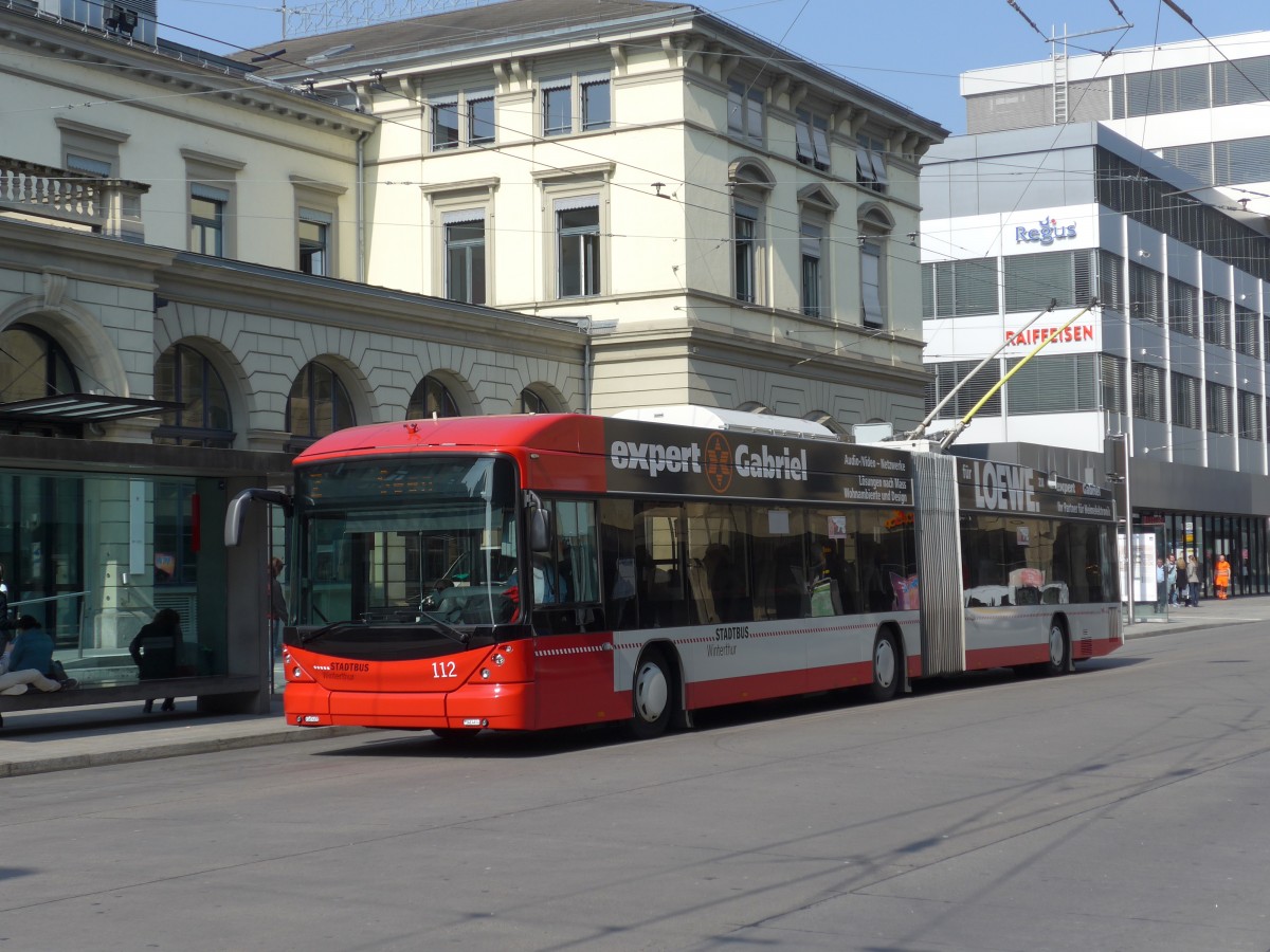 (159'414) - SW Winterthur - Nr. 112 - Hess/Hess Gelenktrolleybus am 19. M�rz 2015 beim Hauptbahnhof Winterthur