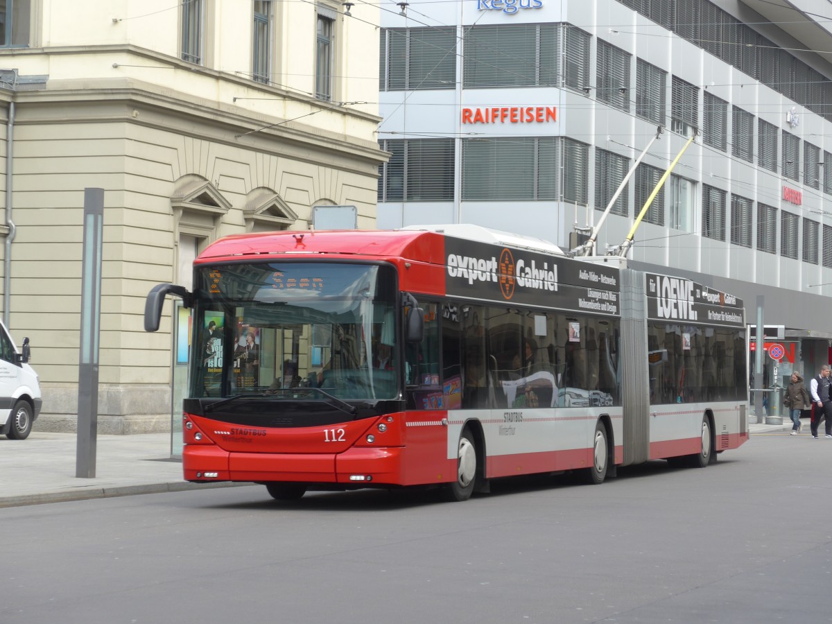 (159'439) - SW Winterthur - Nr. 112 - Hess/Hess Gelenktrolleybus am 27. M�rz 2015 beim Hauptbahnhof Winterthur