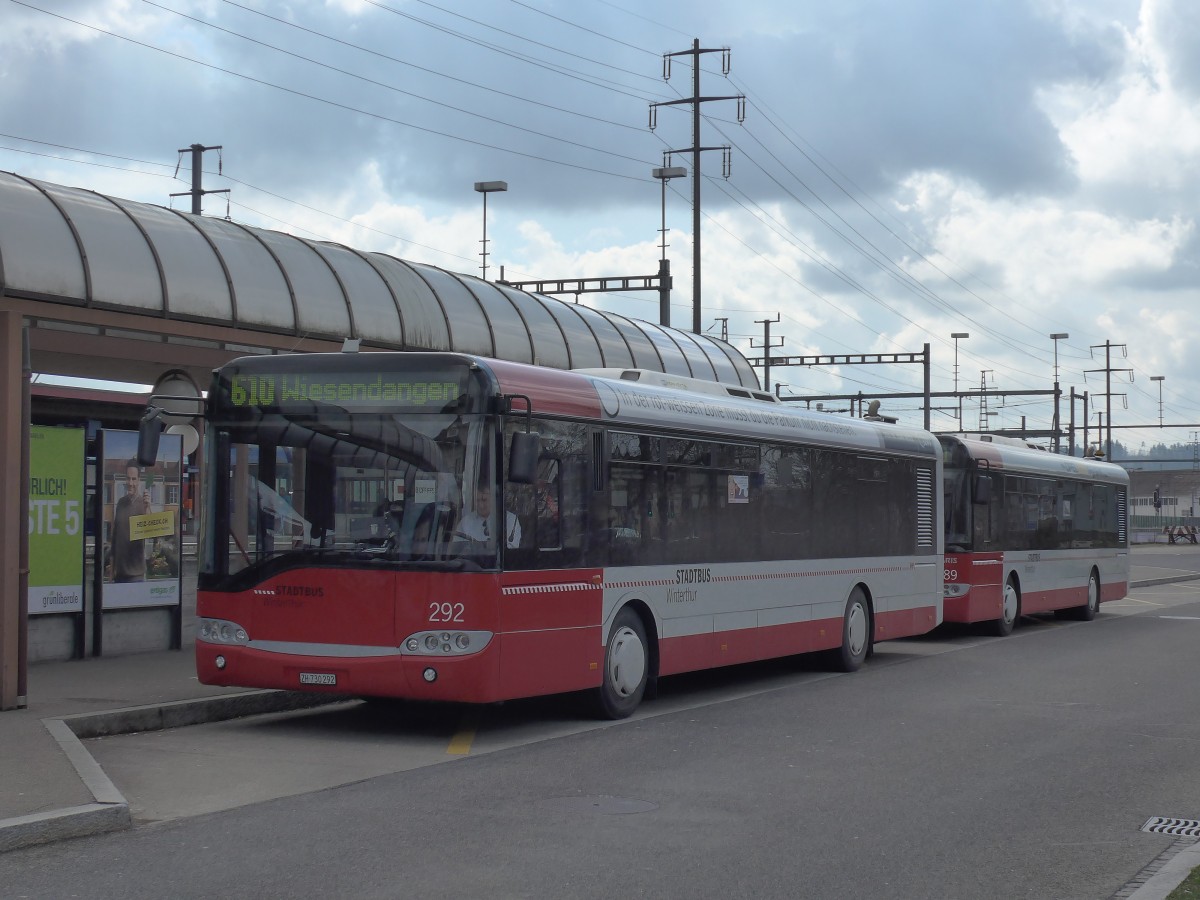 (159'446) - SW Winterthur - Nr. 292/ZH 730'292 - Solaris am 27. M�rz 2015 beim Bahnhof Oberwinterthur