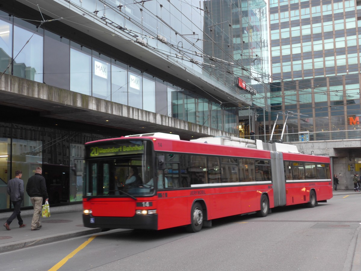 (159'527) - Bernmobil, Bern - Nr. 14 - NAW/Hess Gelenktrolleybus am 28. M�rz 2015 beim Bahnhof Bern