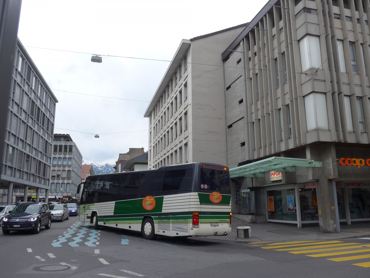 (160'155) - Land-Taxi, Wattenwil - BE 146'762 - Dr�gm�ller am 30. April 2015 in Thun, Marktgasse