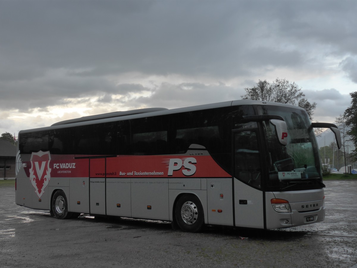 (160'161) - Aus Liechtenstein: Sch�dler, Triesenberg - FL 15'952 - Setra am 2. Mai 2015 in Thun, Lachenwiese