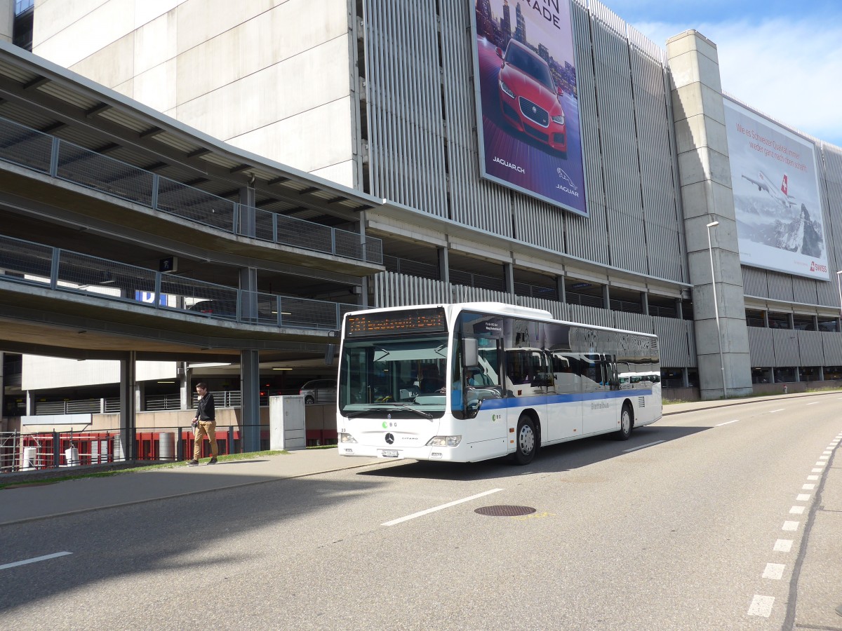 (160'220) - Maag, Kloten - Nr. 23/ZH 556'223 - Mercedes am 8. Mai 2015 in Z�rich, Flughafen