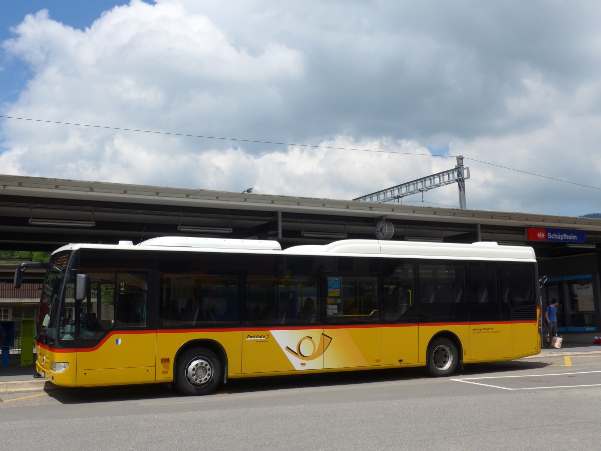 (160'946) - Schnider, Sch�pfheim - LU 15'606 - Mercedes am 24. Mai 2015 beim Bahnhof Sch�pfheim