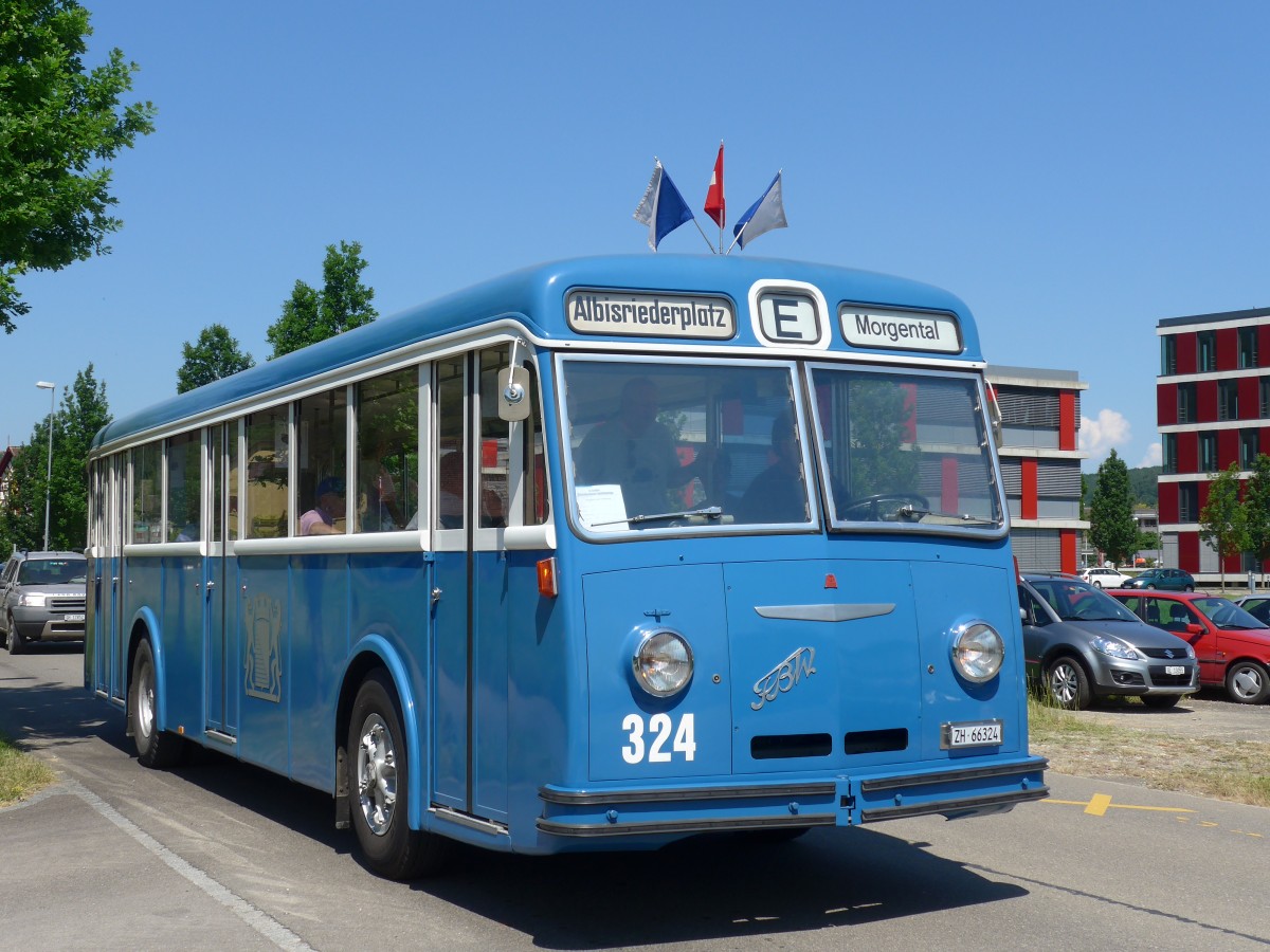 (161'889) - VBZ Z�rich (TMZ) - Nr. 324/ZH 66'324 - FBW/T�scher (ex Privat; ex VBZ Z�rich Nr. 324) am 6. Juni 2015 in Thayngen, Saurertreffen