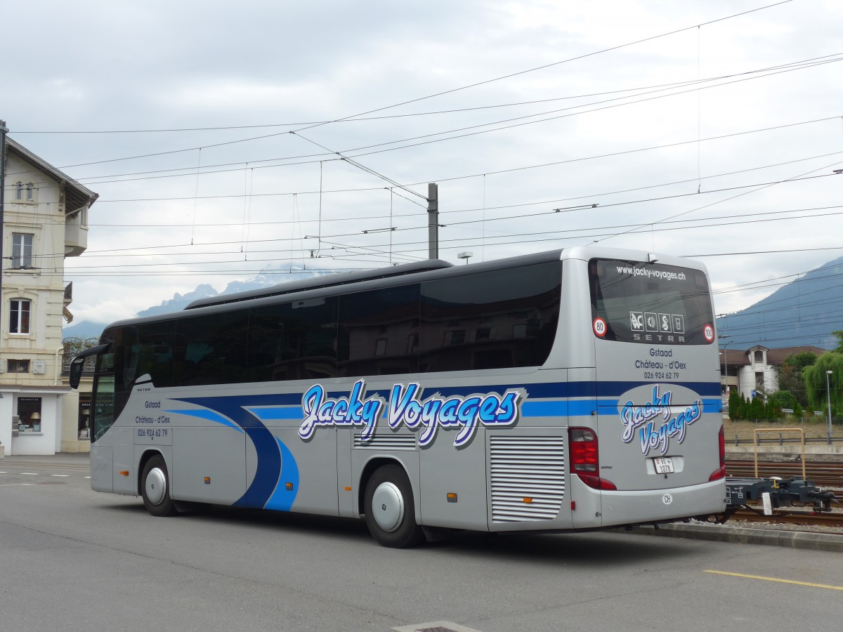 (162'200) - Jacky Voyages, Ch�teau-d'Oex - VD 1078 - Setra am 20. Juni 2015 beim Bahnhof Aigle