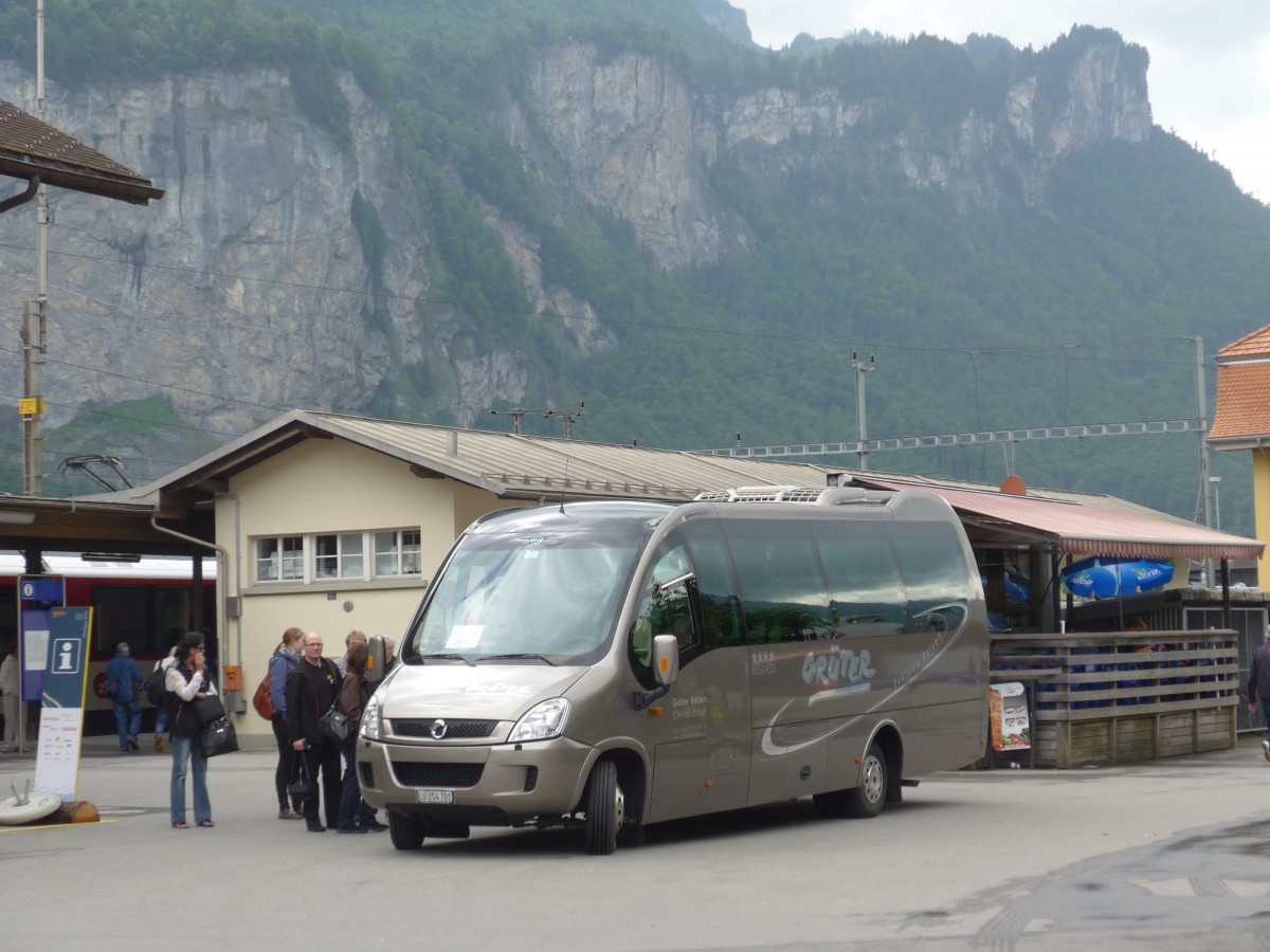 (162'405) - Gr�ter, Hochdorf - Nr. 10/LU 254'701 - Mercedes/UNVI am 20. Juni 2015 beim Bahnhof Meiringen