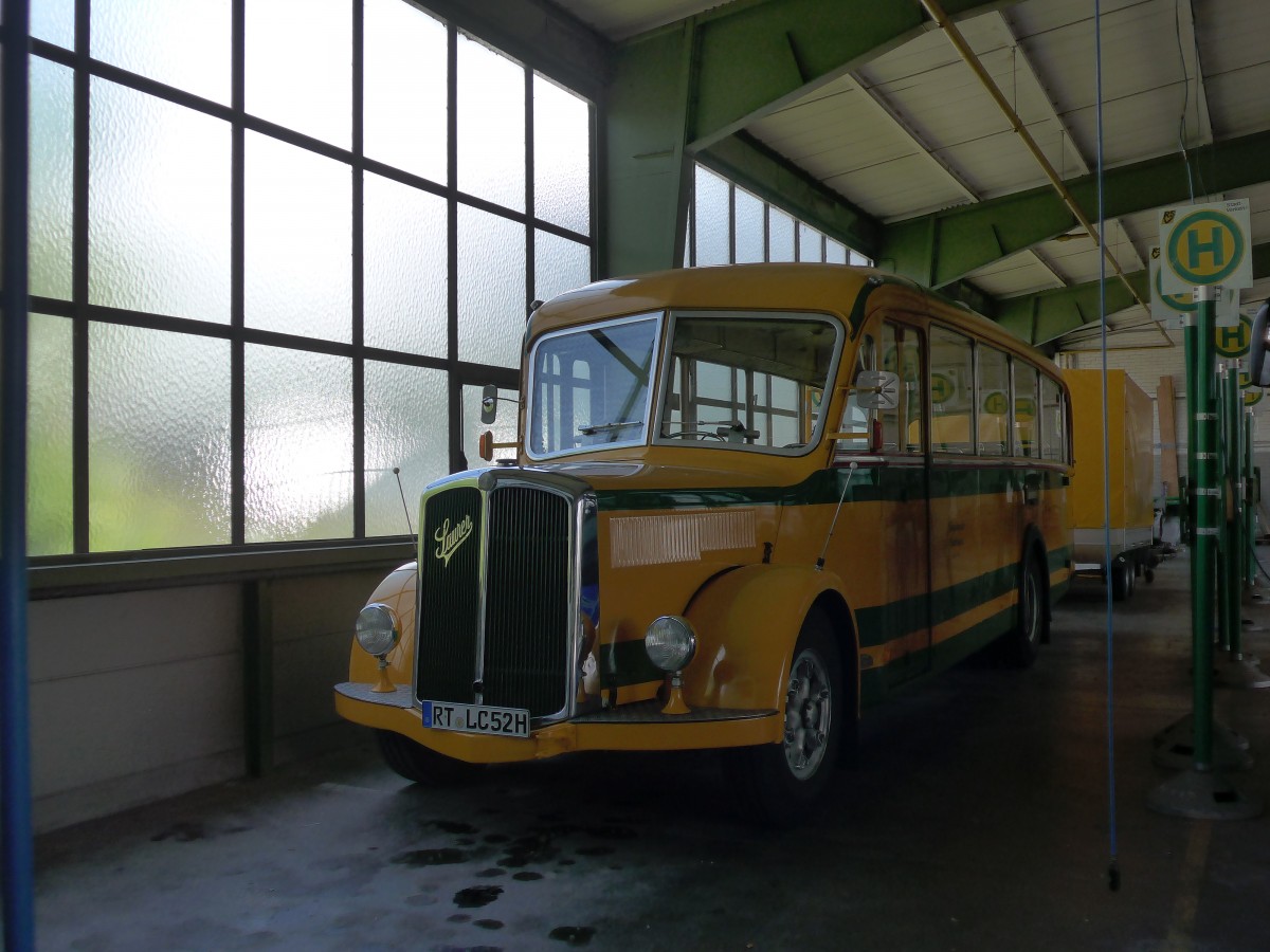 (162'535) - Hogenm�ller, Reutlingen - RT-LC 52H - Saurer/R&J (ex AvH Heimenschwand Nr. 1) am 24. Juni 2015 in Reutlingen, Betriebshof