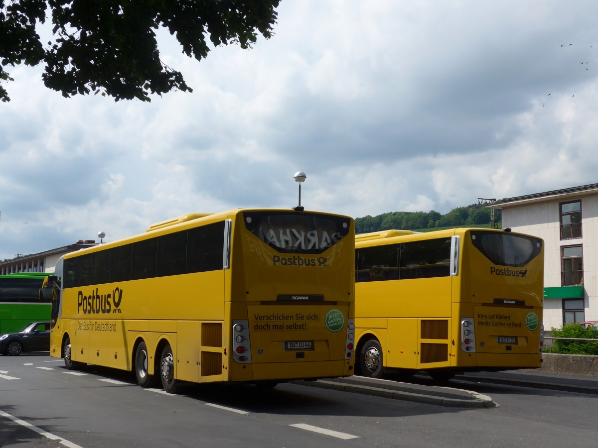 (162'708) - Divan-Reisen, Duisburg - DU-IU 44 - Scania/Lahden am 27. Juni 2015 beim Bahnhof W�rzburg