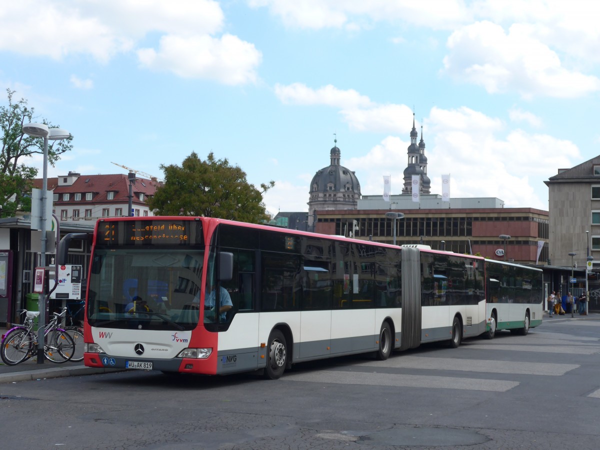 (162'710) - NVG W�rzburg - Nr. 819/W�-AK 819 - Mercedes am 27. Juni 2015 beim Bahnhof W�rzburg