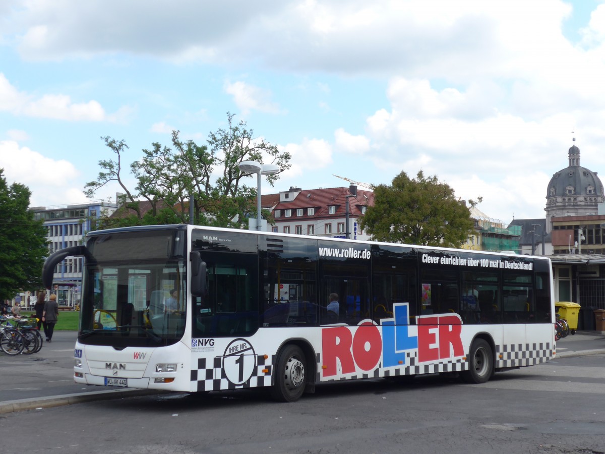 (162'720) - NVG W�rzburg - Nr. 440/W�-AK 440 - MAN am 27. Juni 2015 beim Bahnhof W�rzburg