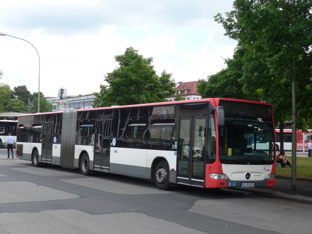 (162'722) - NVG W�rzburg - Nr. 816/W�-AK 816 - Mercedes am 27. Juni 2015 beim Bahnhof W�rzburg