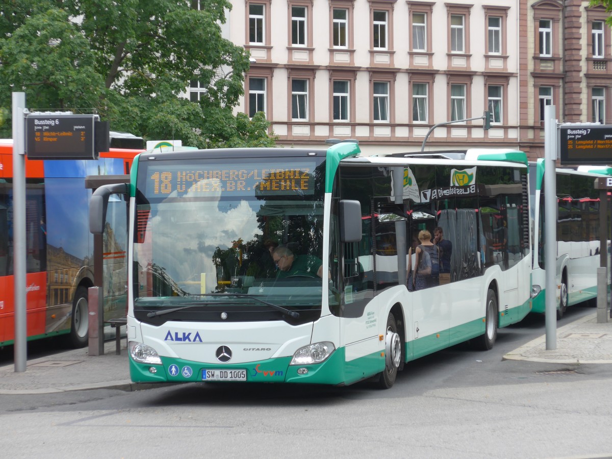 (162'746) - ALKA-Reisen, Schwanfeld - SW-DD 1005 - Mercedes am 27. Juni 2015 beim Bahnhof W�rzburg