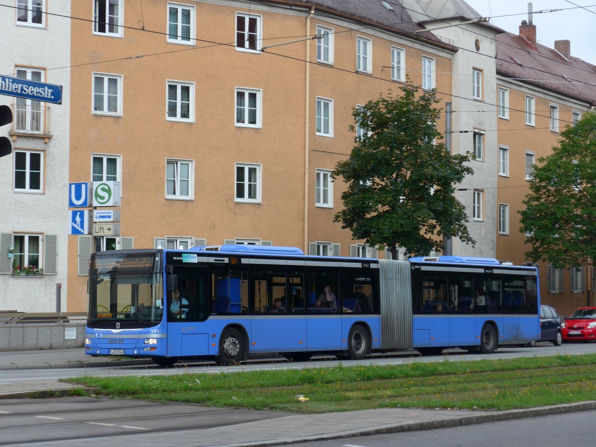 (162'775) - MVG M�nchen - Nr. 5542/M-VG 5542 - MAN am 28. Juni 2015 in M�nchen, Bahnhof Giesing