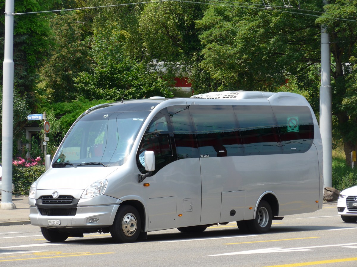 (162'963) - Bushandel, Dagmersellen - LU 200'109 - Mercedes/UNVI am 6. Juli 2015 in Z�rich, Bucheggplatz