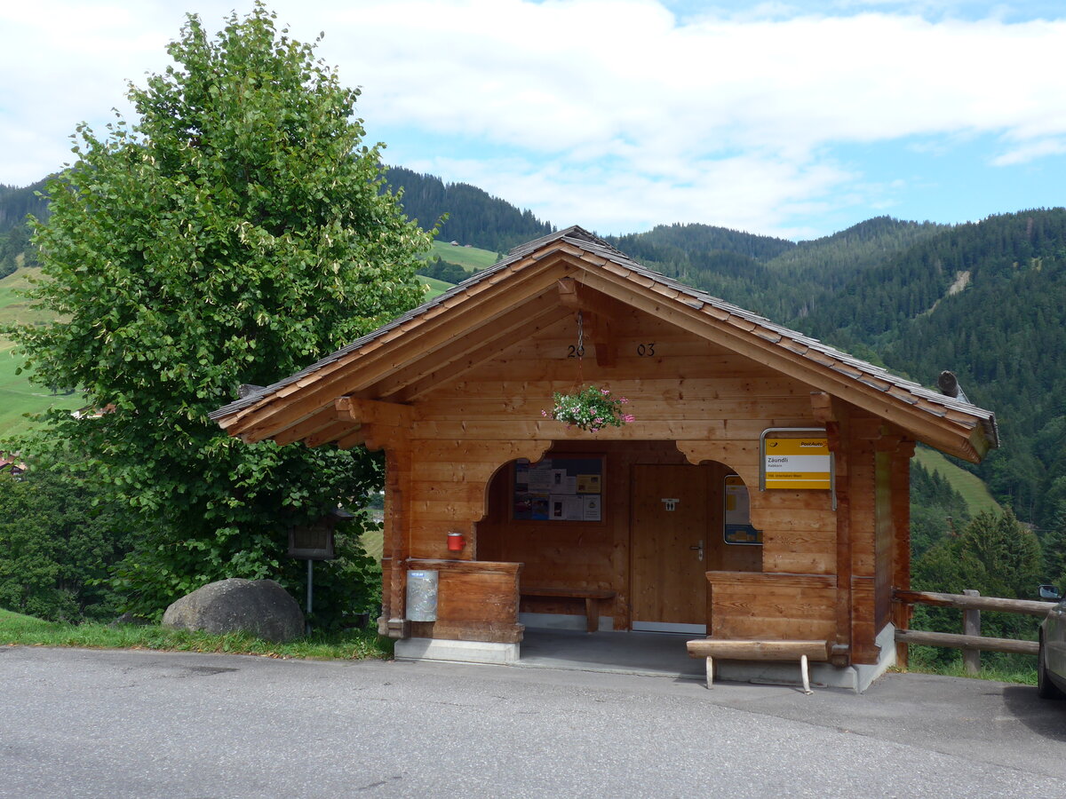 (163'807) - PostAuto-Haltestelle am 23. August 2015 in Habkern, Z�undli