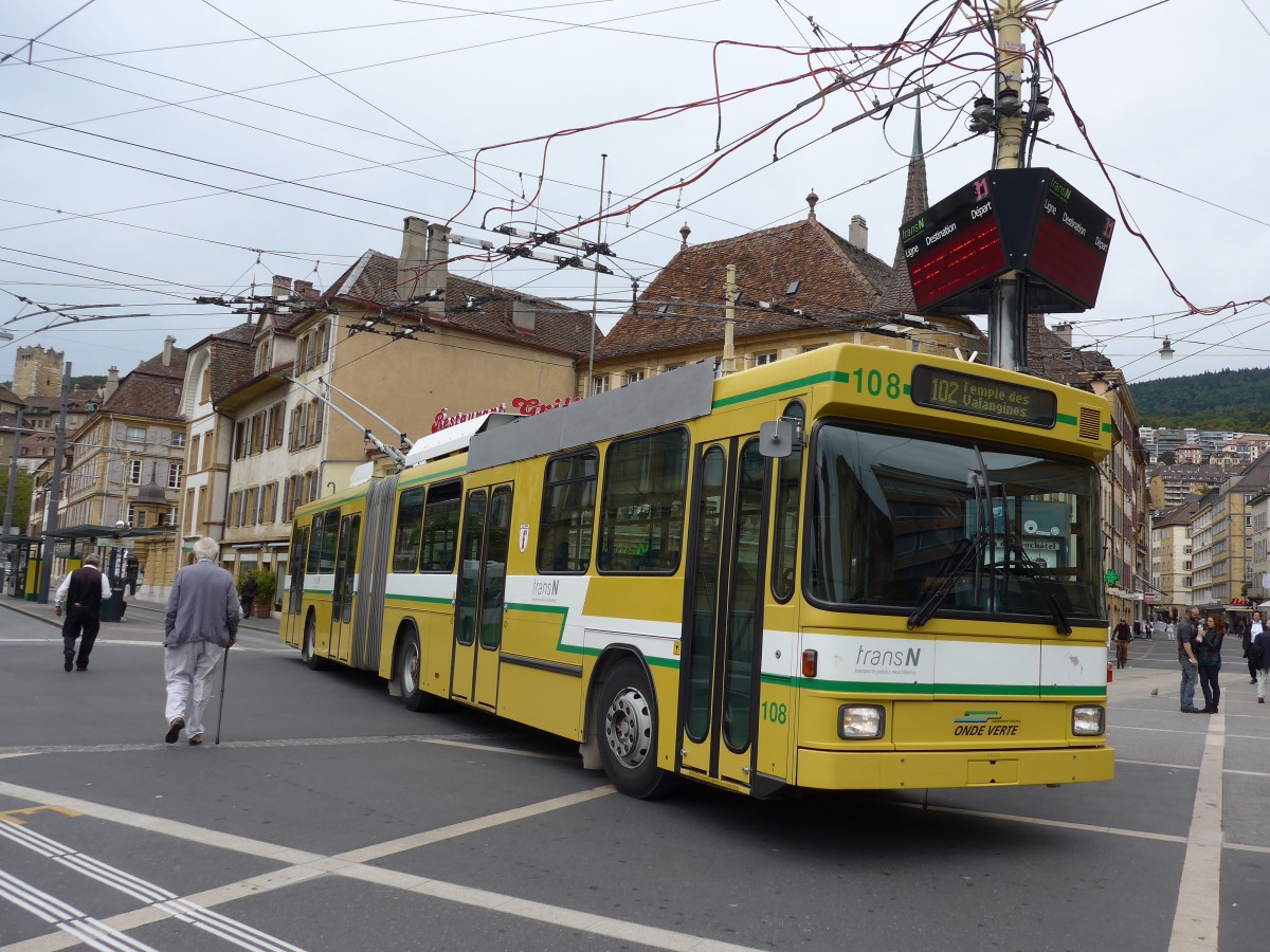 (164'798) - transN, La Chaux-de-Fonds - Nr. 108 - NAW/Hess Gelenktrolleybus (ex TN Neuch�tel Nr. 108) am 15. September 2015 in Neuch�tel, Place Pury