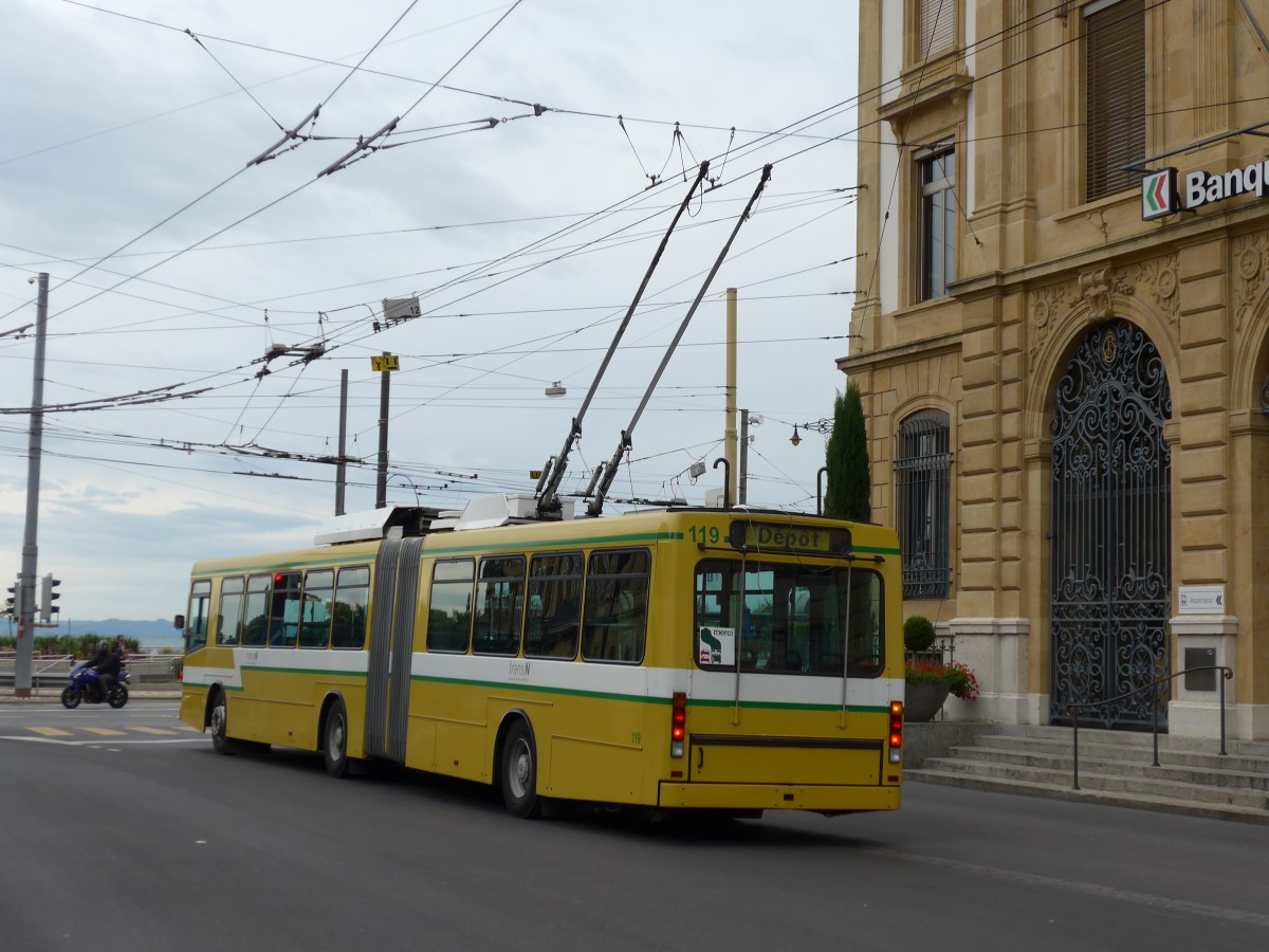 (164'815) - transN, La Chaux-de-Fonds - Nr. 119 - NAW/Hess Gelenktrolleybus (ex TN Neuch�tel Nr. 119) am 15. September 2015 in Neuch�tel, Place Pury