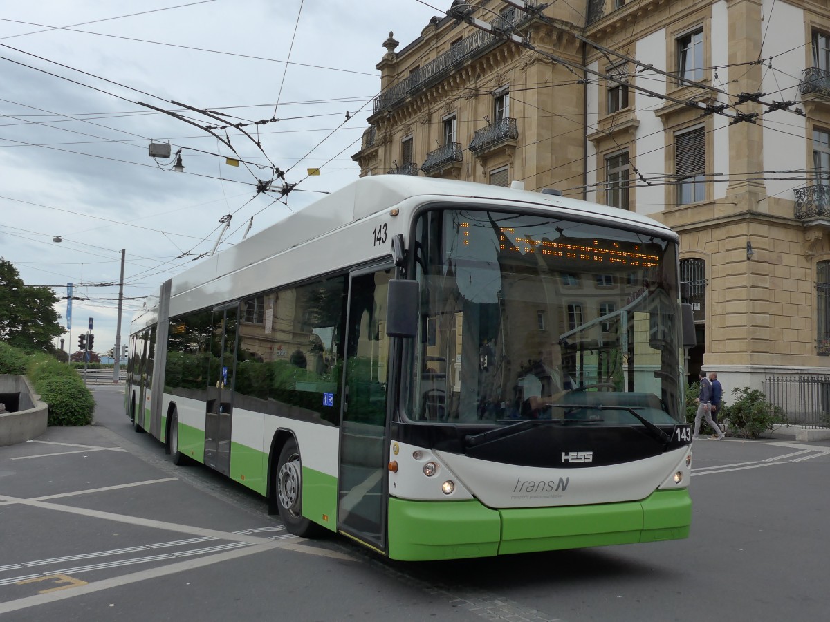 (164'816) - transN, La Chaux-de-Fonds - Nr. 143 - Hess/Hess Gelenktrolleybus (ex TN Neuch�tel Nr. 143) am 15. September 2015 in Neuch�tel, Place Pury