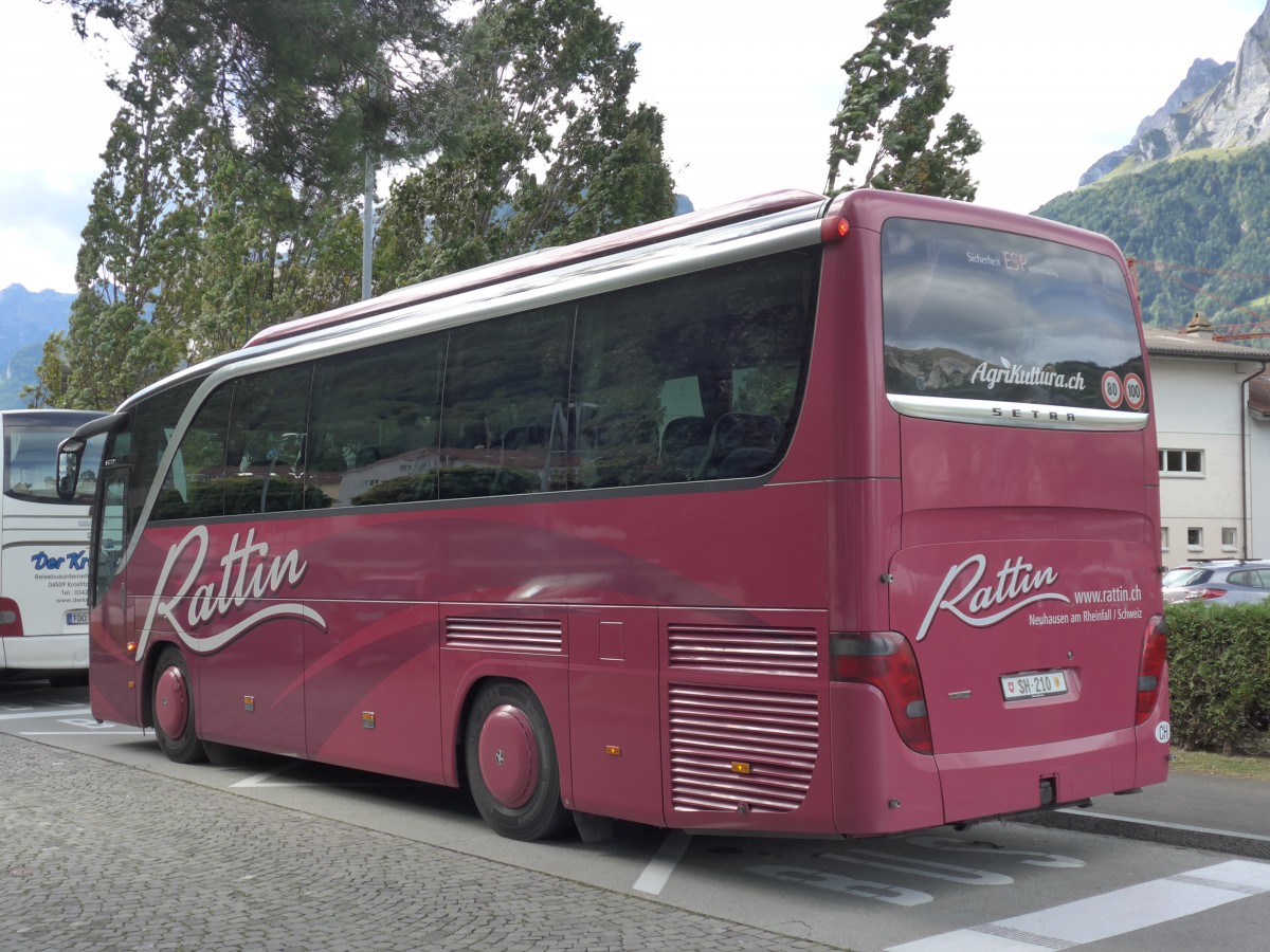 (164'889) - Rattin, Neuhausen - Nr. 10/SH 210 - Setra am 16. September 2015 beim Bahnhof Fl�elen