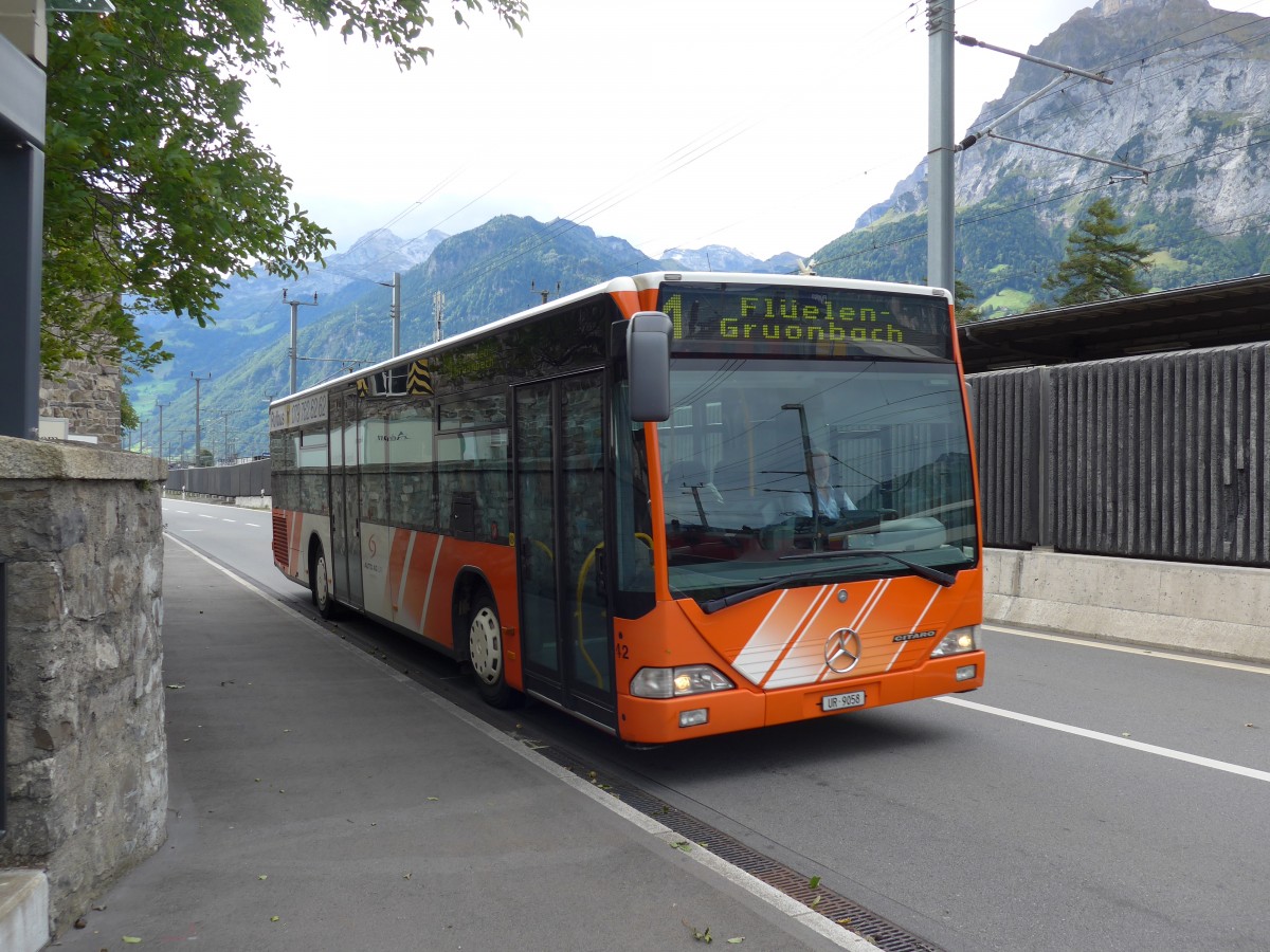 (164'903) - AAGU Altdorf - Nr. 42/UR 9058 - Mercedes am 16. September 2015 in Fl�elen, Hauptplatz