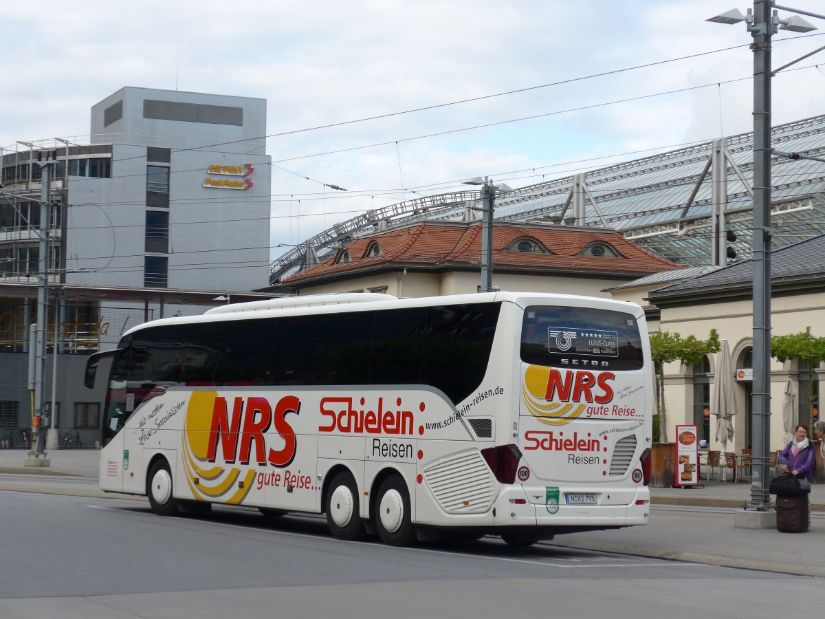 (165'216) - Aus Deutschland: Schielein, N�rnberg - N-RS 795 - Setra am 19. September 2015 beim Bahnhof Chur