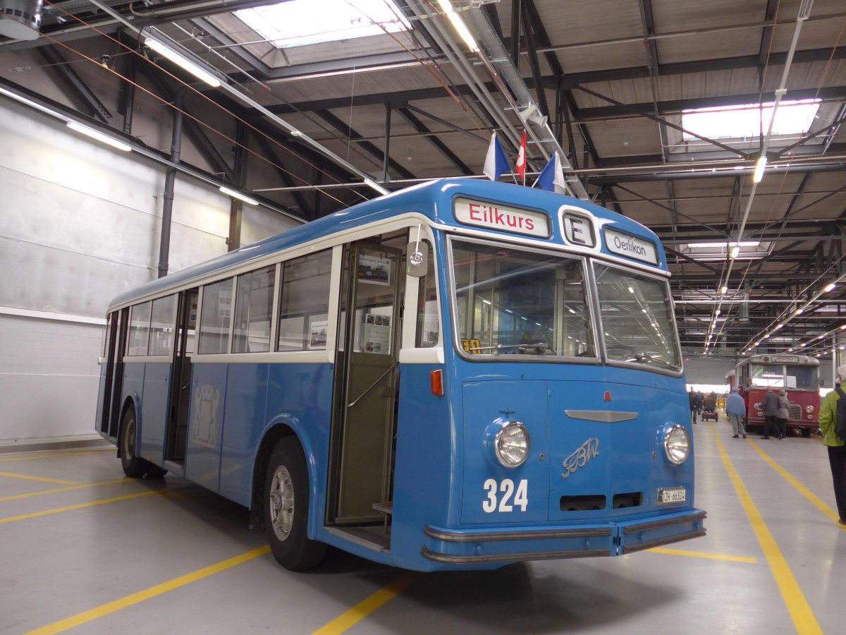 (165'851) - VBZ Z�rich (TMZ) - Nr. 324/ZH 66'324 - FBW/T�scher (ex Privat; ex VBZ Z�rich Nr. 324) am 26. September 2015 in Winterthur, Depot Gr�zefeld